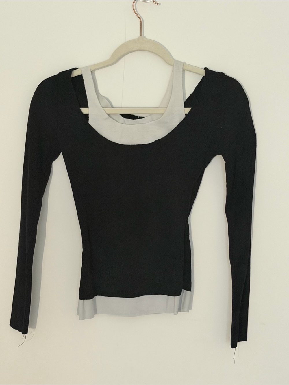 Black & White Layered Ribbed Long Sleeve Top - Picture 3 of 10